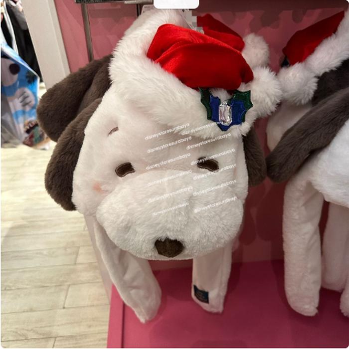 Snoopy Xmas Hats. if you press it can shake the ears and the red hat