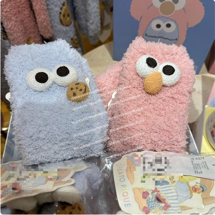 This is the sock funny, the ingredients are also smooth