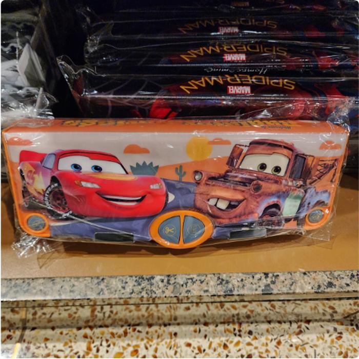 Complete Pencase There are scissors, sharpener, isolation, and eraser, Mater Mcqueen
