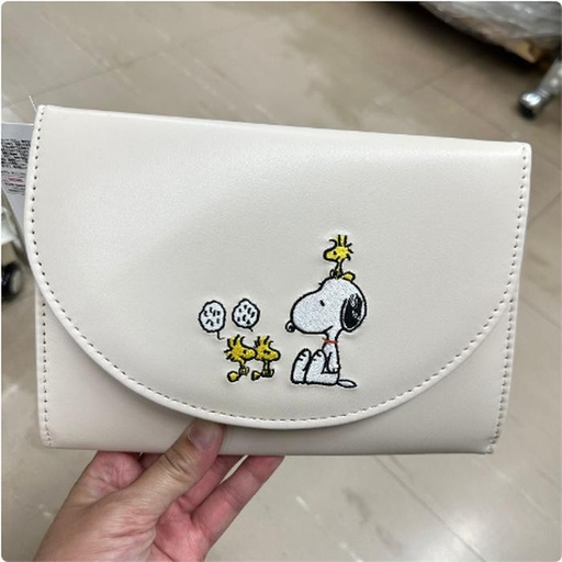 [11/5/2024-19:53-365] Snoopy Multipouch White