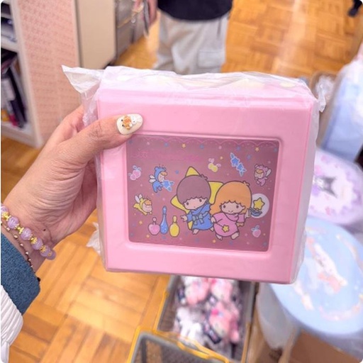 [12/11/2024-20:42-260] Little Twin Stars Trunk Case, shape like a suitcase, can make a pinch / accessories