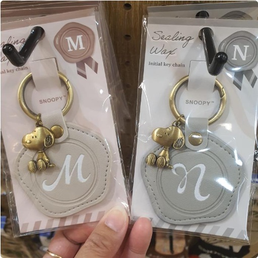 [1/19/2025-15:00-225] Initial Keychain Snoopy Letter M / N @each